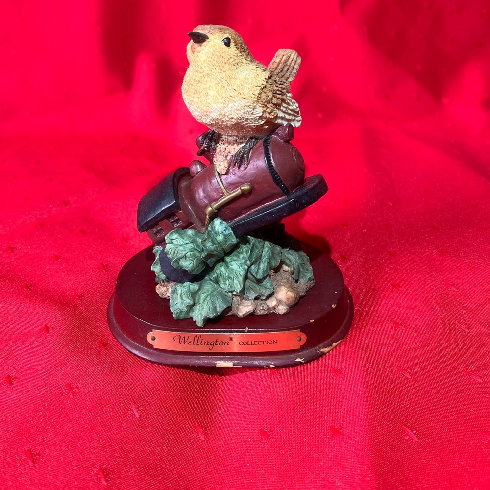Wellington collection bird Figurine